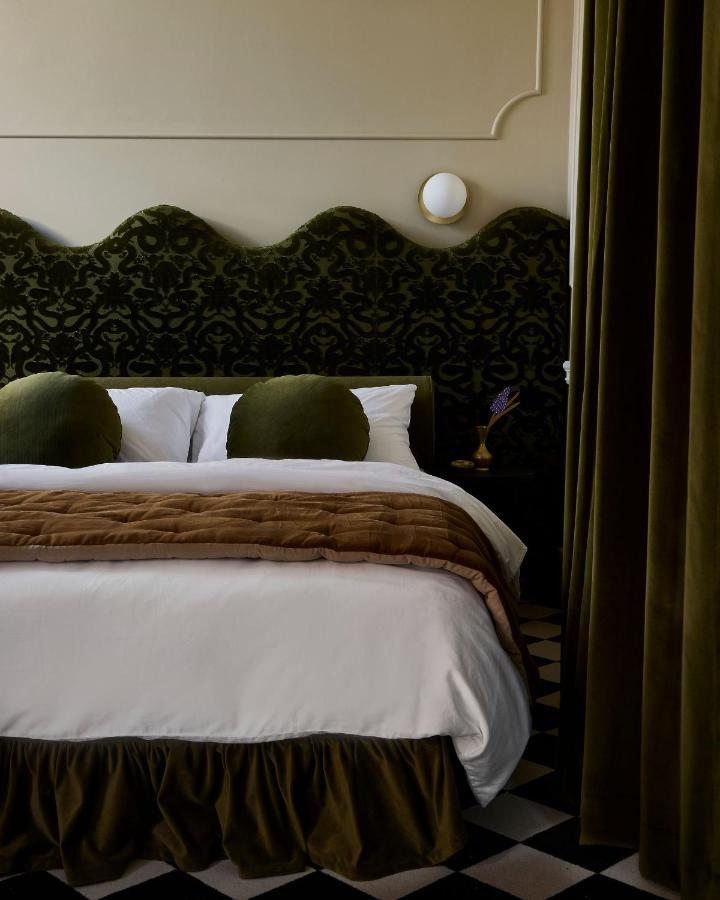 Hotel Julie Stratford Buitenkant foto